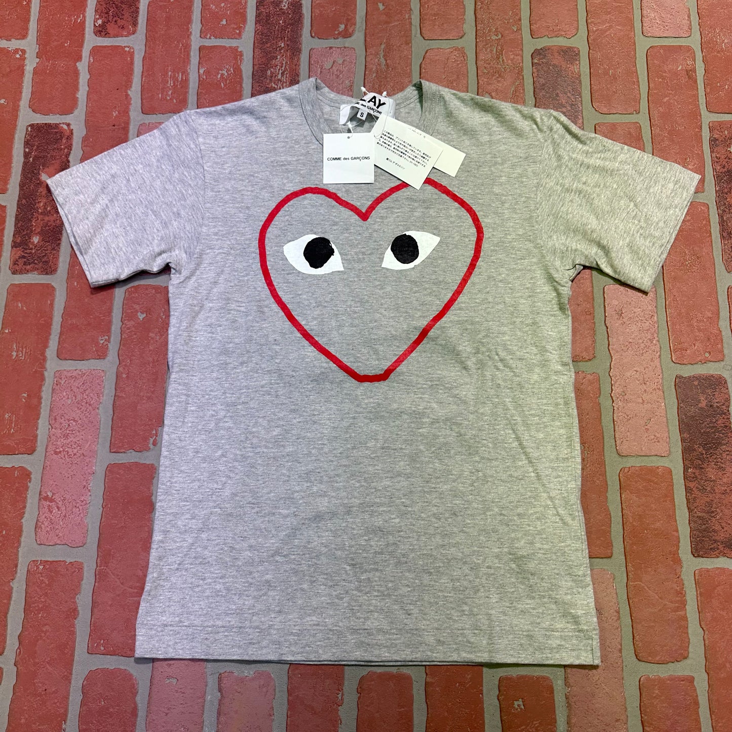 CDG Play Grey Outline Heart Tee
