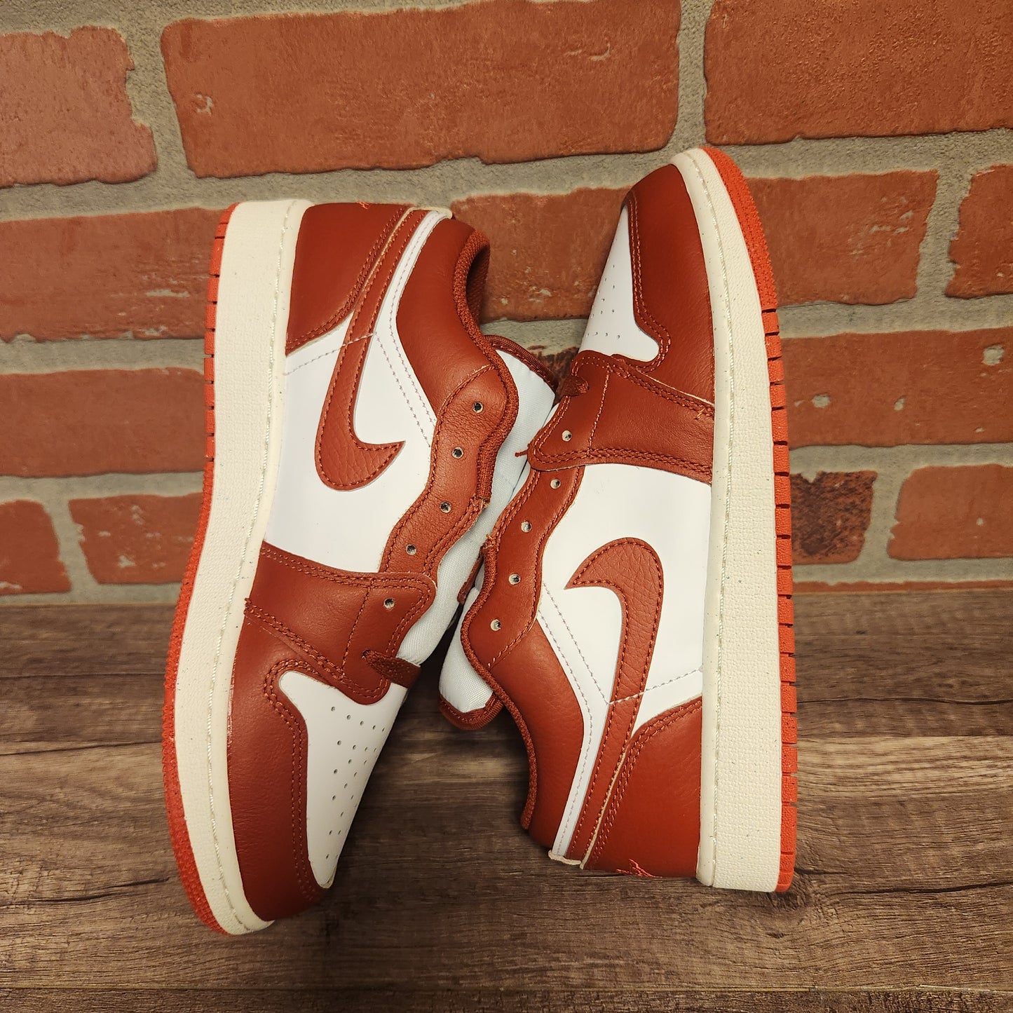 DS Air Jordan 1 Low GS Dune Red