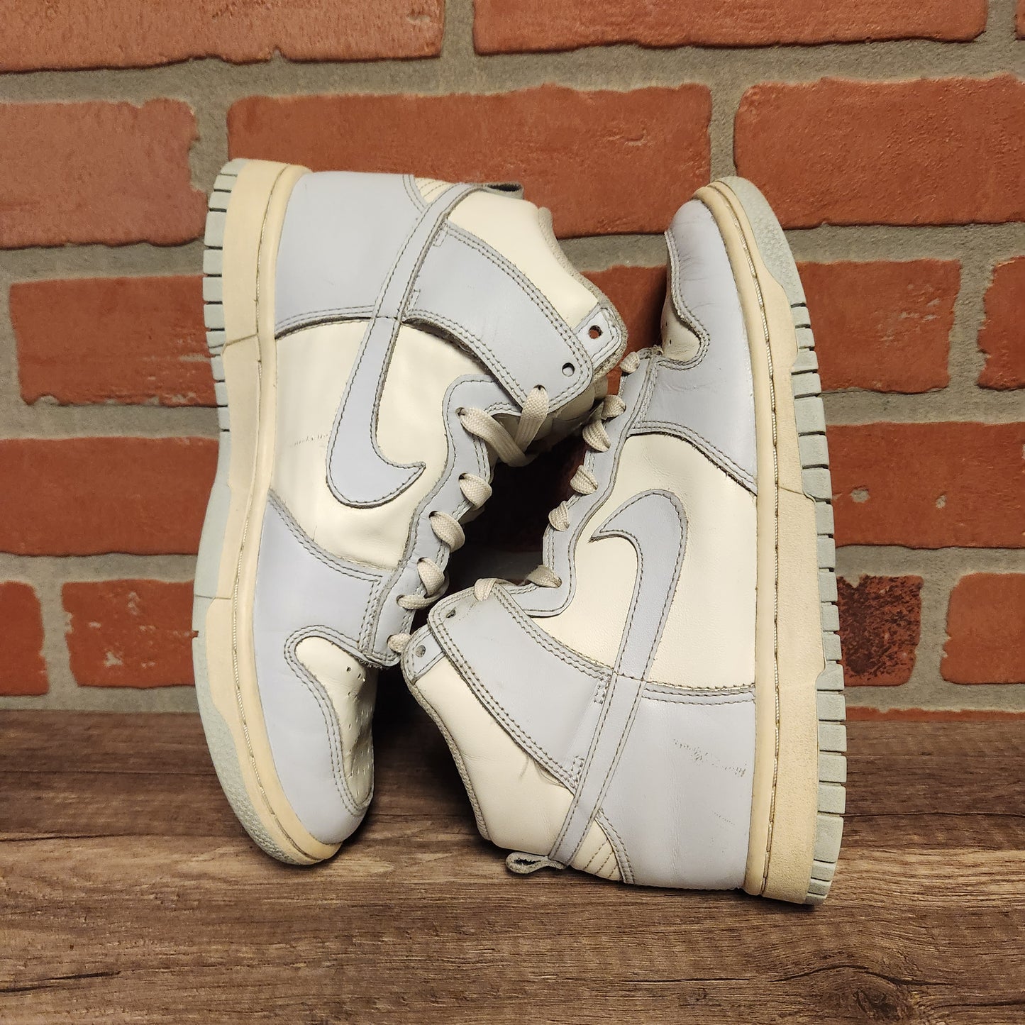 WMNS Nike Dunk High Football Grey