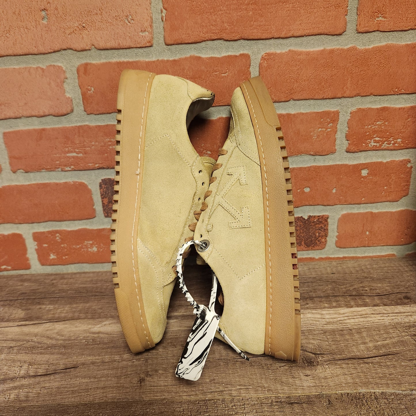 Off-White Vulc Low Wheat