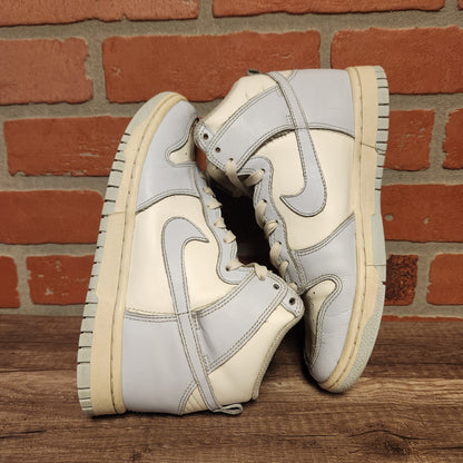 WMNS Nike Dunk High Football Grey