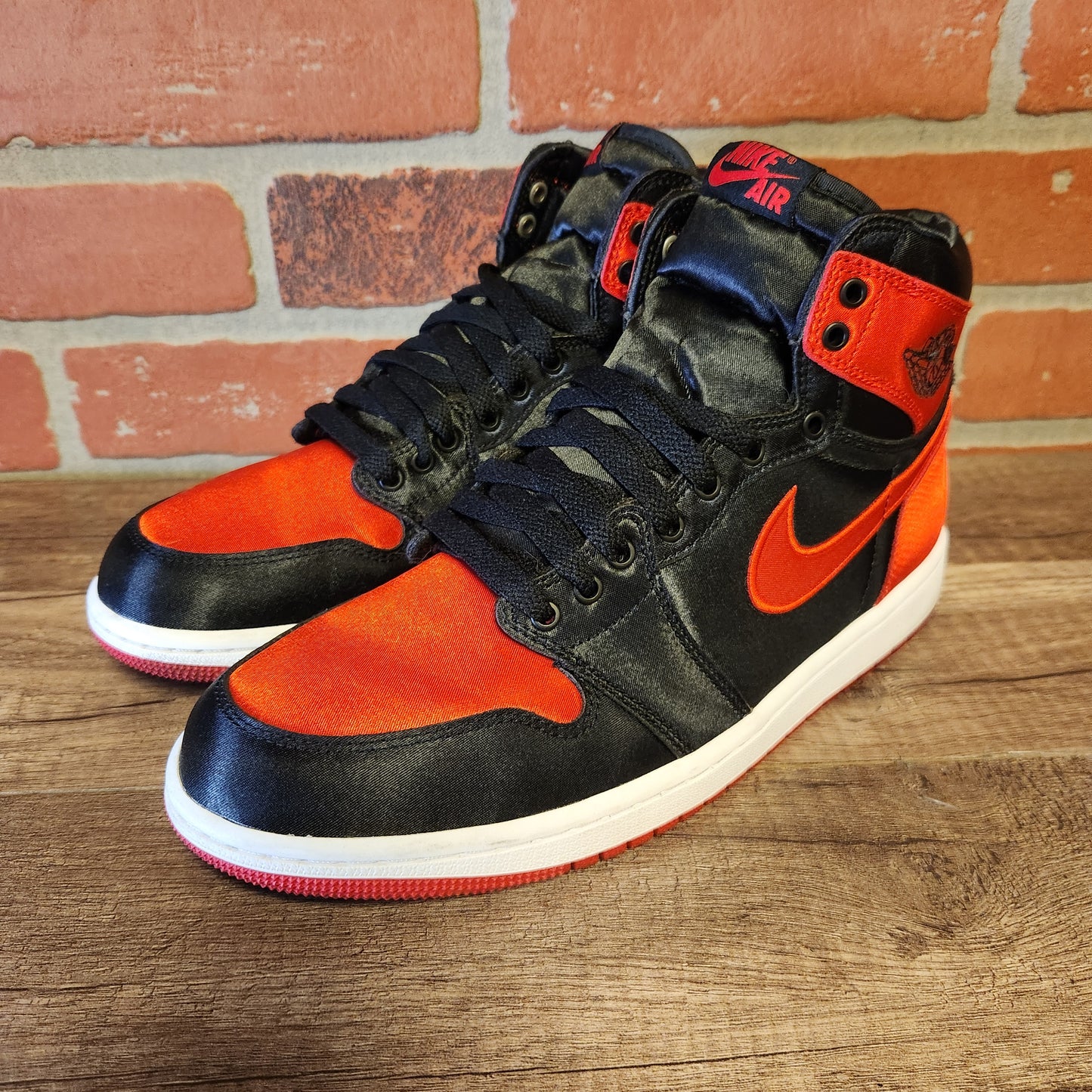 WMNS Air Jordan 1 High Satin Bred