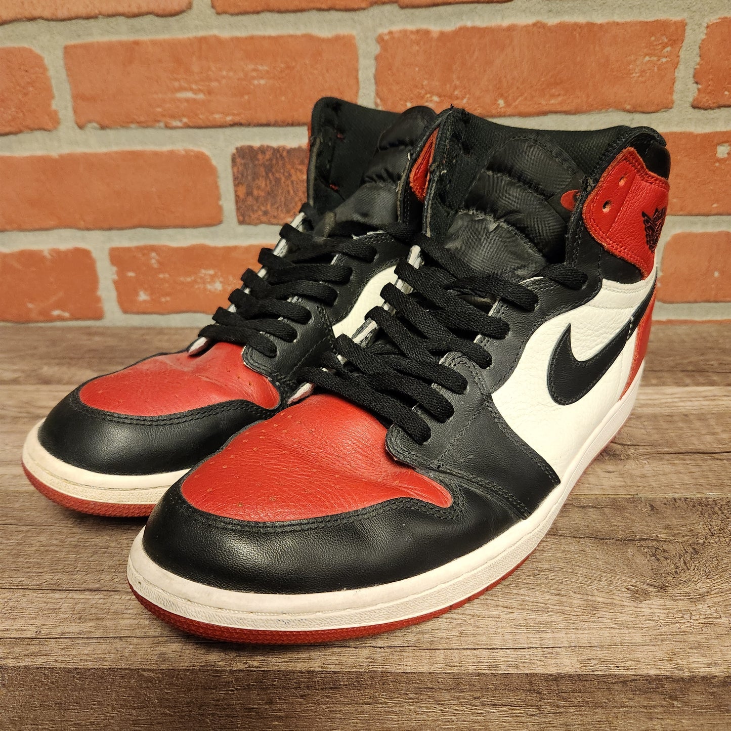 Air Jordan 1 High OG Bred Toe