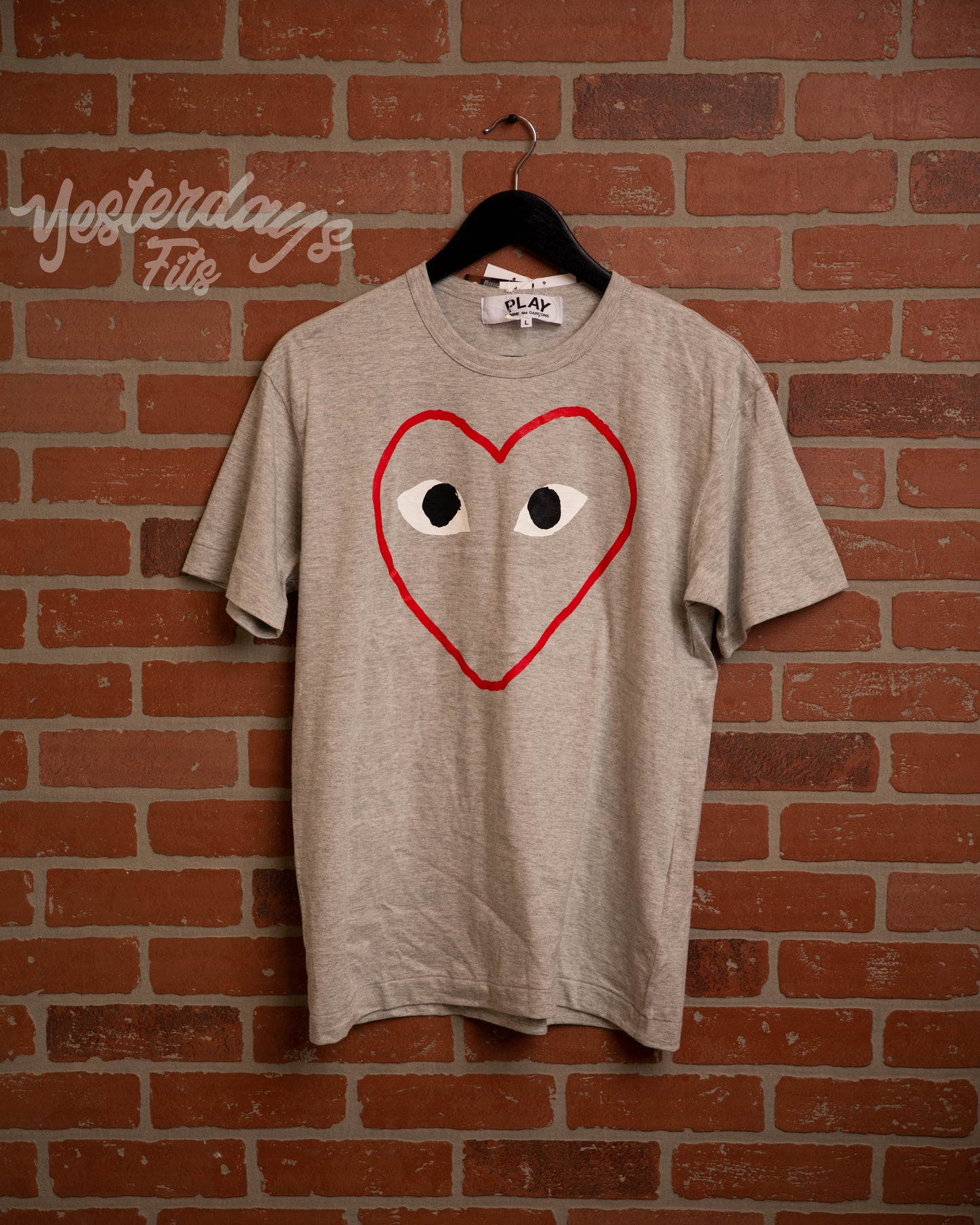 DS CDG Play Red Outline Heart Grey Tee