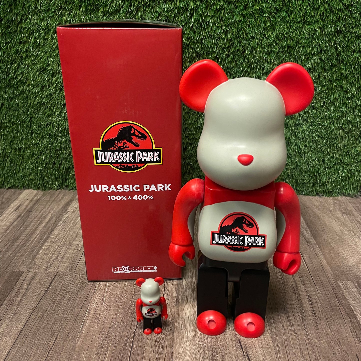 DS Jurassic Park BearBrick 400% & 100%