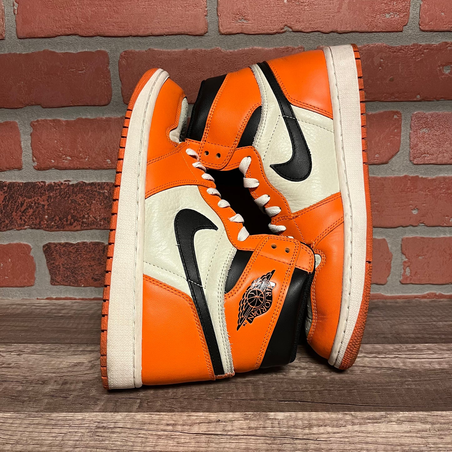 Air Jordan 1 High OG Shattered Backboard Away